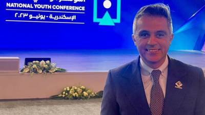 برلماني: الرئيس حريص على شرح ما تقوم به الدولة لتخطي الأزمة الاقتصادية 