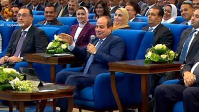 السيسي يوجه الحكومة بضرورة الانتهاء من مشروعات تطوير الموانئ والسكك الحديدية والطرق في 2025