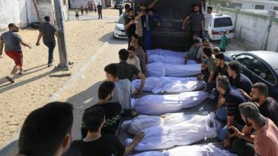 استشهاد 7 فلسطينيين جراء قصف إسرائيلي استهدف منزلًا بمُخيم "جباليا" شمال قطاع غزة