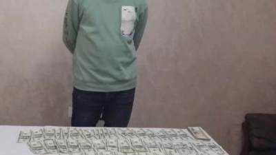 القبض على متهمين يتاجران في النقد الأجنبي خارج نطاق السوق المصرفية 