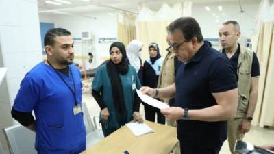وزير الصحة يشيد بانضباط الفرق الطبية في مستشفى كفر شكر