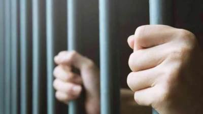 المشدد 3 سنوات لمتهمين وسيدة لقيامهم بسرقة شخص في العبور