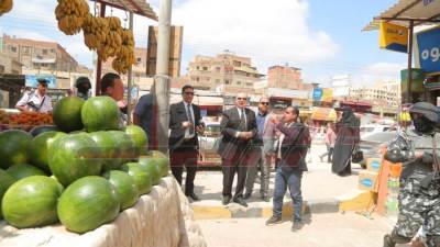 محافظ كفر الشيخ يتفقد السوق الحضري المطور