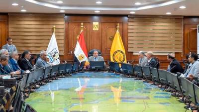 معهد أبحاث النباتات الطبية "بجامعة بني سويف" ينظم زيارات ميدانية لمصانع التجهيز