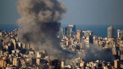 نيويورك تايمز: إسرائيل تواصل قصف مواقع في لبنان رغم اتفاق وقف إطلاق نار