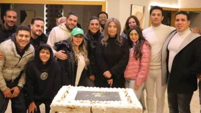 مسلسلات رمضان 2025: سوسن بدر تحتفل بانتهاء تصوير حكاية "دقيقة إلا ربع" من مسلسل "أسود باهت"