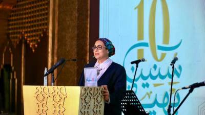 المستشارة أمل عمار تشارك في احتفالية "10 سنين بهية"