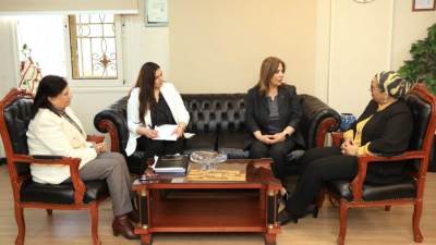 أمل عمار تستقبل وزيرة شؤون المرأة الفلسطينية