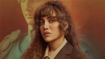 مسلسل "أثينا" الحلقة 1.. شقيقة ريهام حجاج في ورطة بسبب رسالة من شخص مجهول