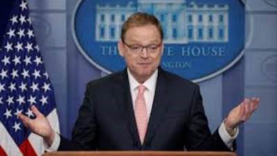  "وول ستريت" تتراجع مجددا بعد نفي تصريحات مستشار ترامب حول تعليق الرسوم