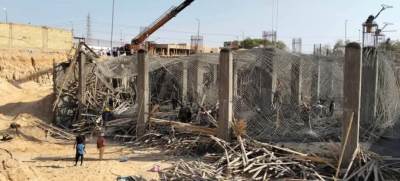 مصرع شخصين وإصابة آخرين إثر انهيار سقف مصنع تحت الإنشاء فى العبور