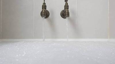 عاجل| أنت تستحم بطريقة خاطئة.. خبراء يكشفون الترتيب الصحيح للاستحمام