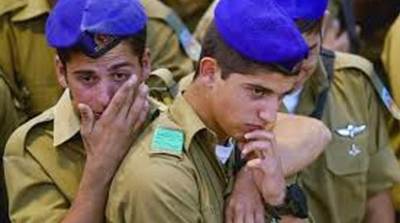 يعاني من "صدمة غزة".. جندي إسرائيلي يطلق النار على جاره ويتبول أثناء النوم