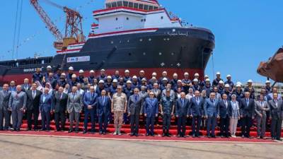 رئيس هيئة قناة السويس وقائد القوات البحرية يشهدان تدشين قاطرة الإنقاذ "الإسماعيلية ١" بقوة شد ١٩٠ طنًا والقاطرة تعد هي الأحدث والأكبر في الشرق الأوسط