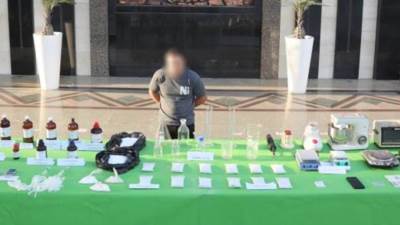 ضبط عنصر جنائي بالقليوبية تخصص نشاطه بجلب المواد الكيميائية المستخدمة في تصنيع مخدر الميفدرون للاتجار به