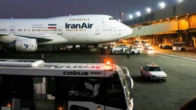 إيران تعيد فتح المجال الجوي أمام الرحلات الدولية العابرة