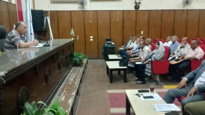 "تعليم أسيوط" يعقد اجتماعًا لمناقشة حصر احتياجات المدارس استعداداً للعام الدراسي 2025-2026