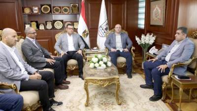 محافظ بني سويف يستقبل وزير الإسكان والمرافق في أول زيارة له للمحافظة