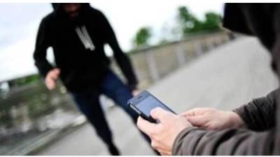 مباحث القاهرة تضبط عنصرين اجراميين تخصصا في سرقة الهواتف المحمولة من المواطنين