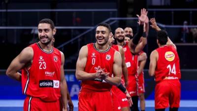  اليوناني لينوس جافريال يقترب من تدريب سلة رجال الأهلي