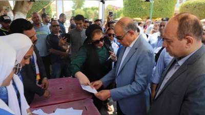 محافظ المنيا يفتتح ملتقى يوفر 2000  فرصة عمل بمشاركة 45 شركة من القطاع الخاص