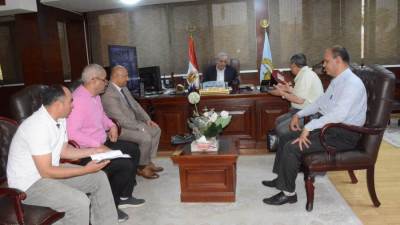 بالصور.. محافظ الغربية يناقش إزالة معوقات مشروعات المحلة الكبرى