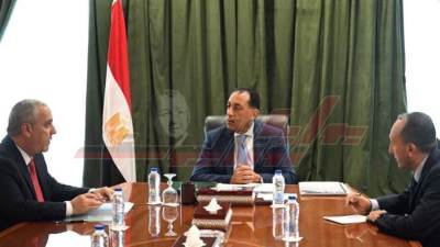 رئيس الوزراء يستعرض مع رئيس الهيئة الوطنية للصحافة عددا من الموضوعات والملفات