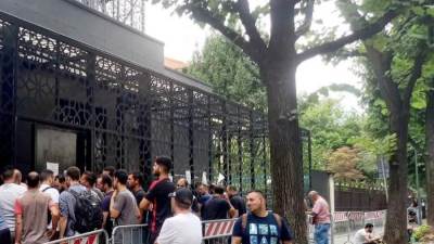 لجان الاقتراع في إيطاليا تستقبل الناخبين للتصويت في انتخابات مجلس الشيوخ 