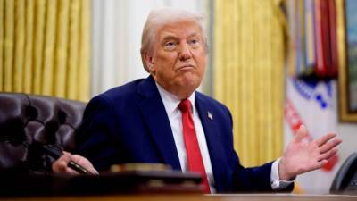 "الجارديان": ترامب يفتح سباقا لإبرام اتفاقات تجارية بعد فرض جمارك على أكثر من 60 دولة