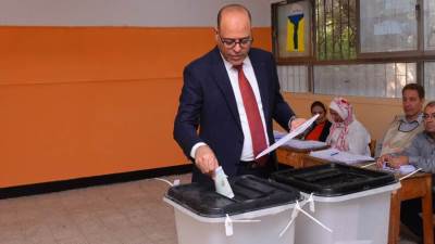 وزير العمل يدلي بصوته في انتخابات مجلس الشيوخ 2025