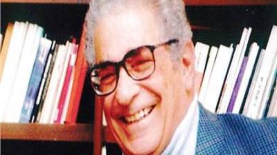 اليوم.. ذكرى ميلاد "الحاضر الغائب" أنيس منصور