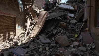 محافظ الشرقية: صرف تعويضات وتوفير مواد غذائية للمتضررين من حادث انهيار عقار بالزقازيق 