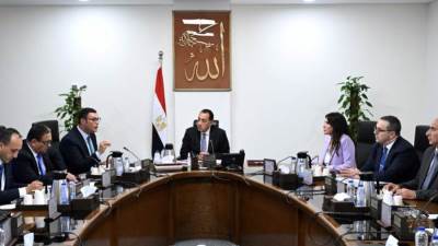 رئيس الوزراء يتابع موقف "سكن لكل المصريين" ومبادرة "بيتك في مصر" المقرر طرحها للمصريين بالخارج