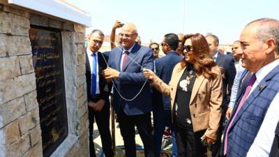 د.منال عوض والمهندس أيمن عطية يفتتحان تطوير شارع نبوية موسى وكوبري مشاه المجمع الإسلامي