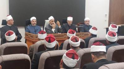 رئيس القطاع الديني يعقد اجتماعًا موسعًا مع مديرية الأوقاف بالمحافظات 