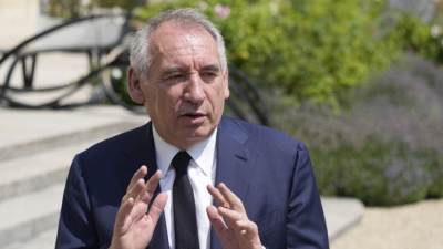 رئيس وزراء فرنسا: الخطر على البلاد بشأن المديونية المفرطة سيظل قائمًا حتى في حال إسقاط الحكومة