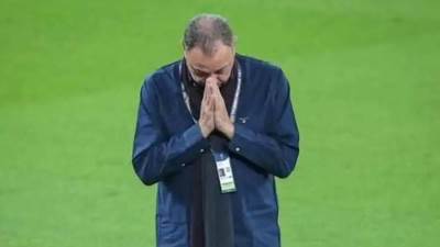 عاجل| هل يترجل الفارس؟ كبار الأهلي يتمسكون ببقاء الخطيب رغم أوجاعه