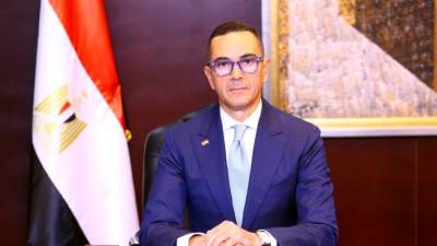 وزير الاستثمار والتجارة الخارجية يفتتح معرض المشروعات الصغيرة والمتوسطة