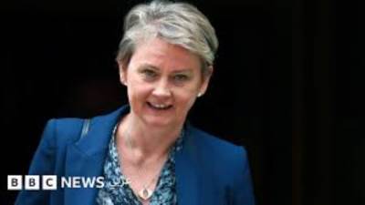 بريطانيا تدين الهجوم الإسرائيلي على غزة وتصفه بـ "المتهور والمروع"