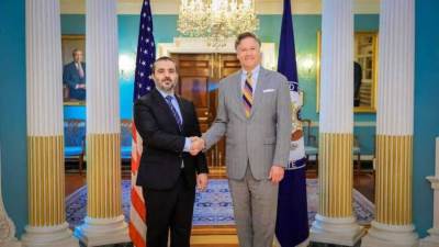 نائب وزير الخارجية الأمريكي والمبعوث الأمريكي إلى سوريا يلتقيان وزير الخارجية السوري