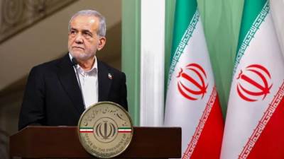 الرئيس الإيراني: الغرب لا يستطيع إيقافنا ولن نستسلم أبدًا