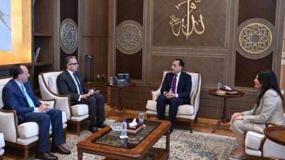 رئيس الوزراء يؤكد استمرار سعي الحكومة لتعزيز التعاون الوثيق مع "اليونسكو" 