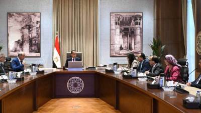 رئيس الوزراء يلتقي وزير الطيران المدني لمُتابعة الموقف التنفيذي لمشروع "مبنى 4" بمطار القاهرة الدولي