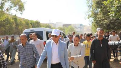 محافظ المنيا يوجه بصرف إعانات عاجلة ومساعدات لعدد من الحالات الإنسانية