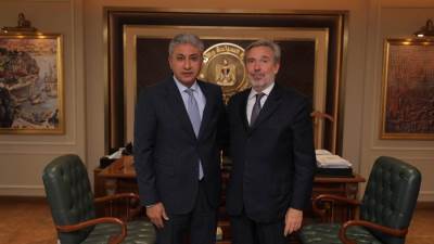 وزير السياحة والآثار يستقبل سفير إيطاليا بالقاهرة