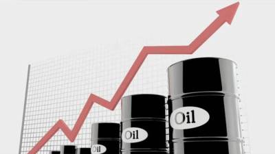 النفط يصعد مع تصاعد التوتر التجاري بين أمريكا والصين وتوقعات بفائض المعروض