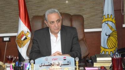 بالصور.. محافظ الغربية يعتمد التعريفة الجديدة لوسائل النقل