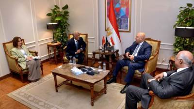 "الوزير" يبحث مع سفير المغرب بالقاهرة سبل تعزيز التعاون