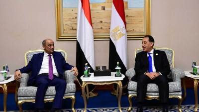 رئيس الوزراء يلتقي رئيس مجلس الوزراء اليمني