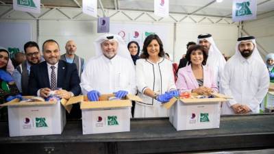 تعاون مصري قطري في تعبئة السلال الغذائية لأهالينا في غزة